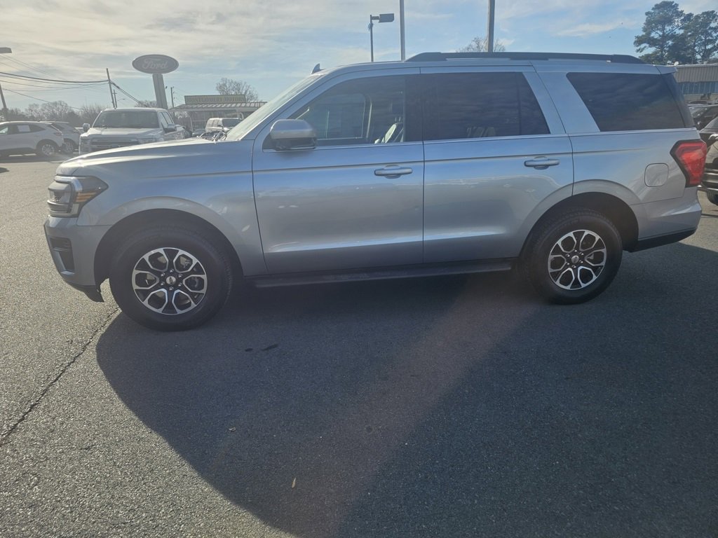 Used 2024 Ford Expedition XLT image 4