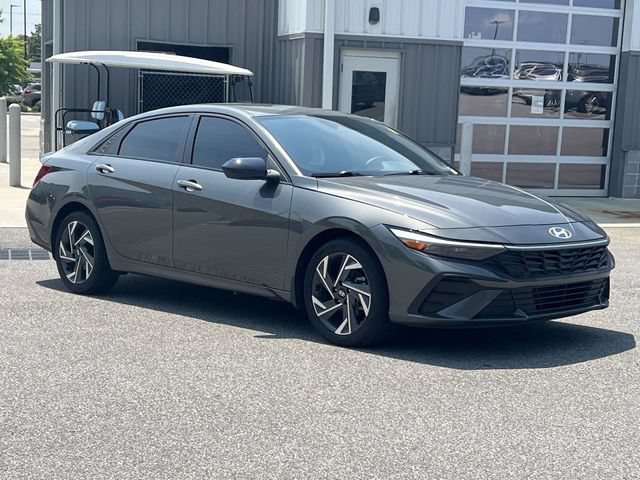 Certified 2025 Hyundai Elantra Sport FWD image 15