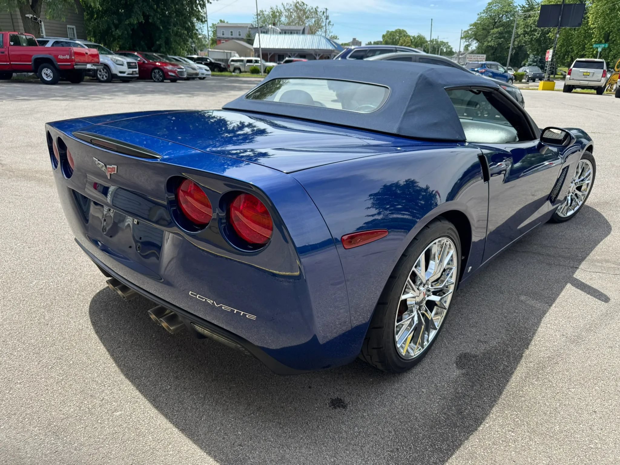 Used 2006 Chevrolet Corvette Convertible w/ Preferred Equipment Group RWD image 8