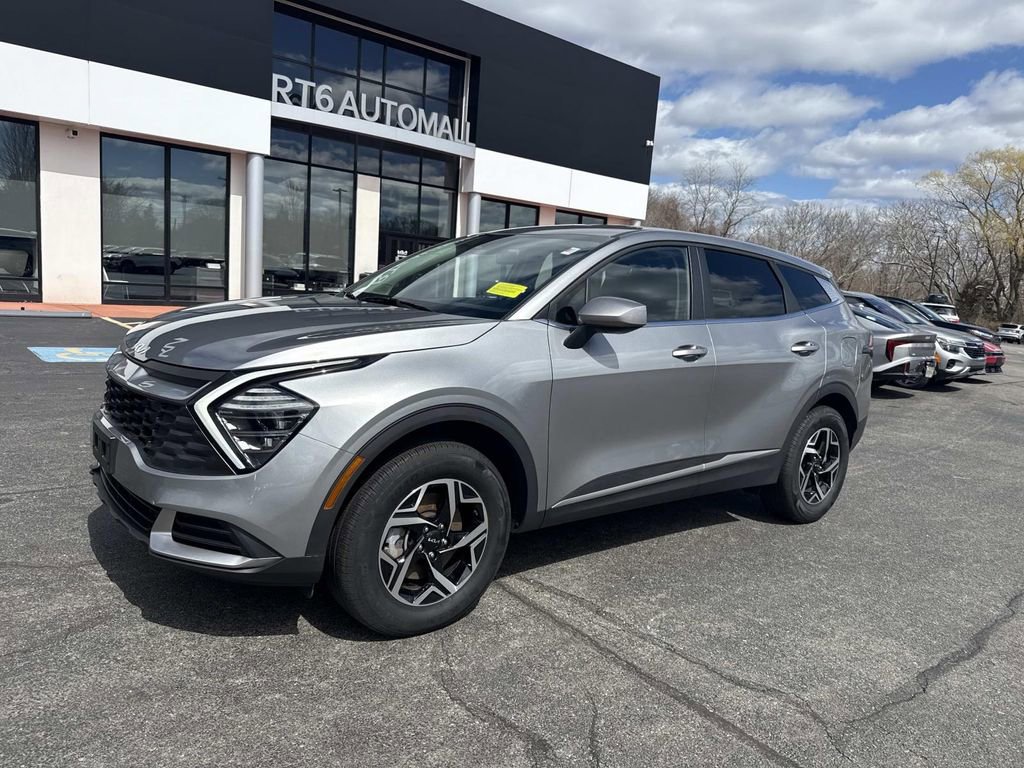 Used 2024 Kia Sportage LX image 1