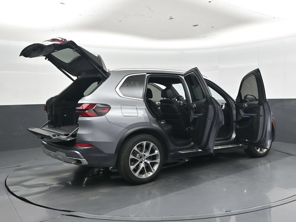 Used 2025 BMW X5 xDrive40i AWD/4WD image 49