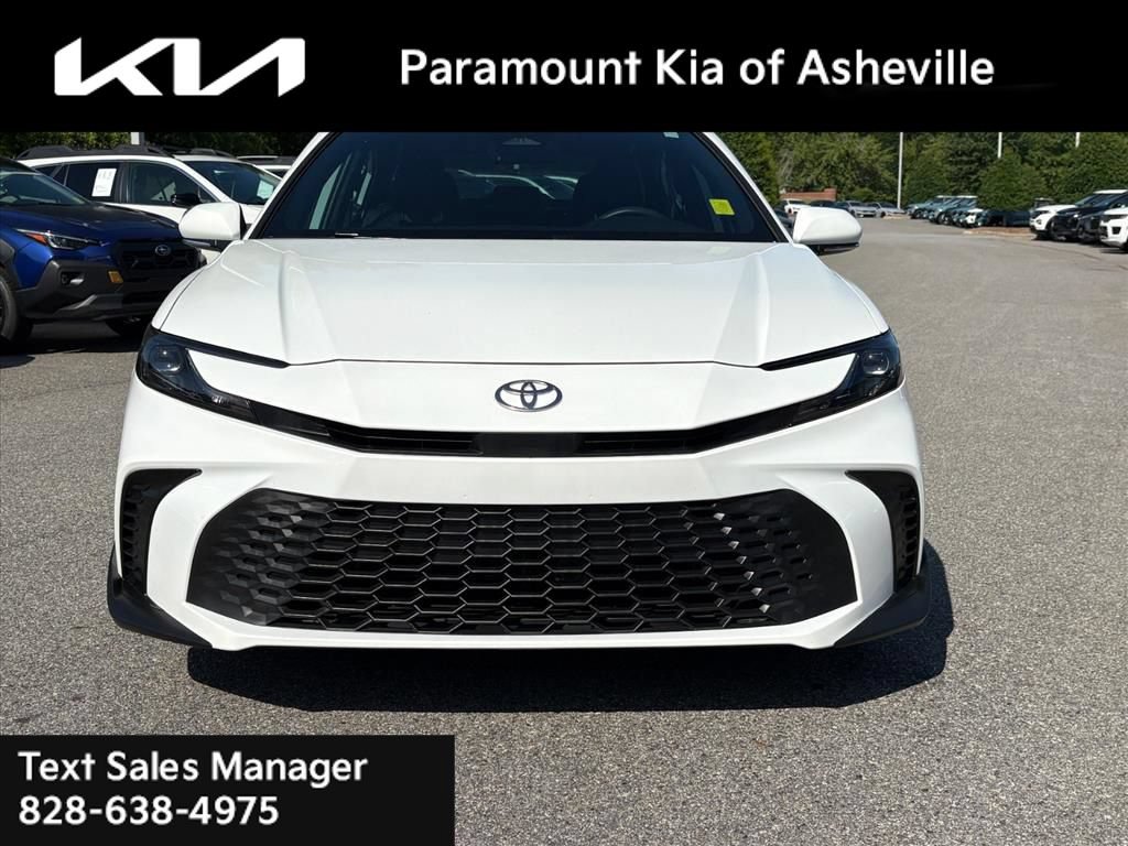 Used 2025 Toyota Camry SE w/ Convenience Package FWD image 2