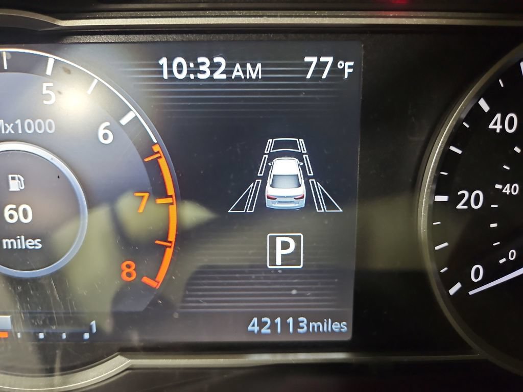 Used 2020 Nissan Versa SR w/ Convenience Package FWD image 17