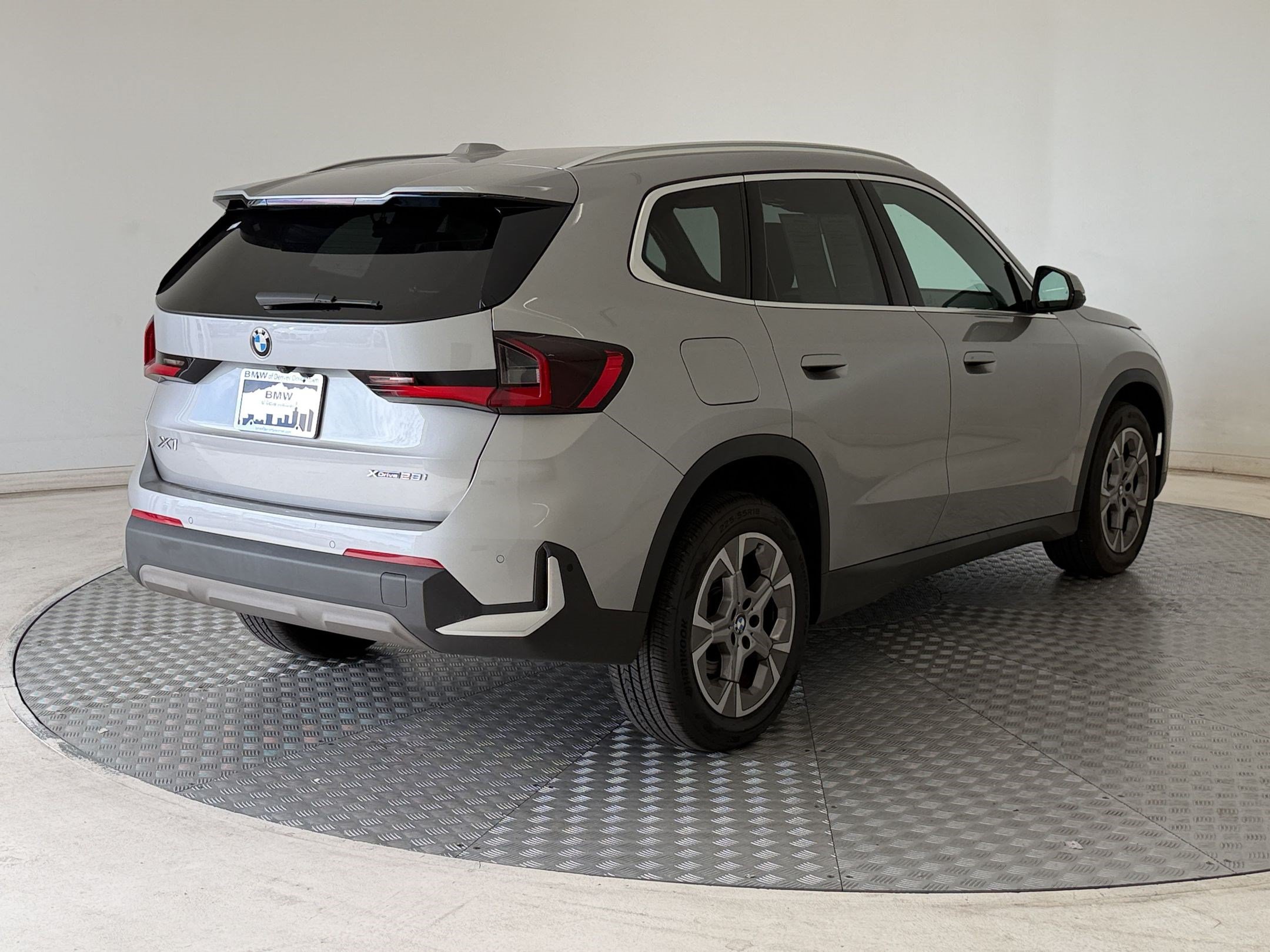 Used 2023 BMW X1 xDrive28i w/ Convenience Package AWD/4WD image 9