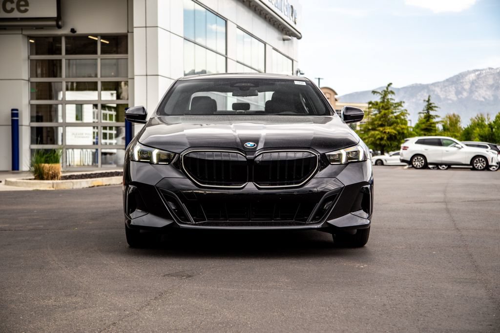New 2026 BMW 540i xDrive w/ M Sport Package AWD/4WD image 8