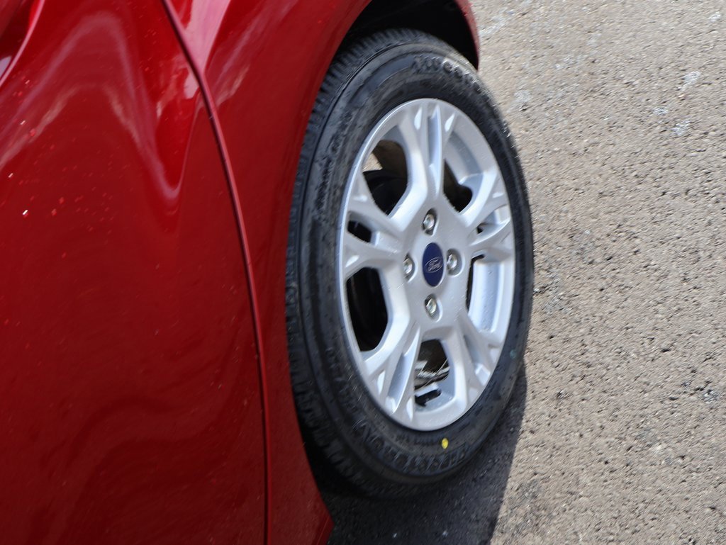 Used 2014 Ford Fiesta SE image 29