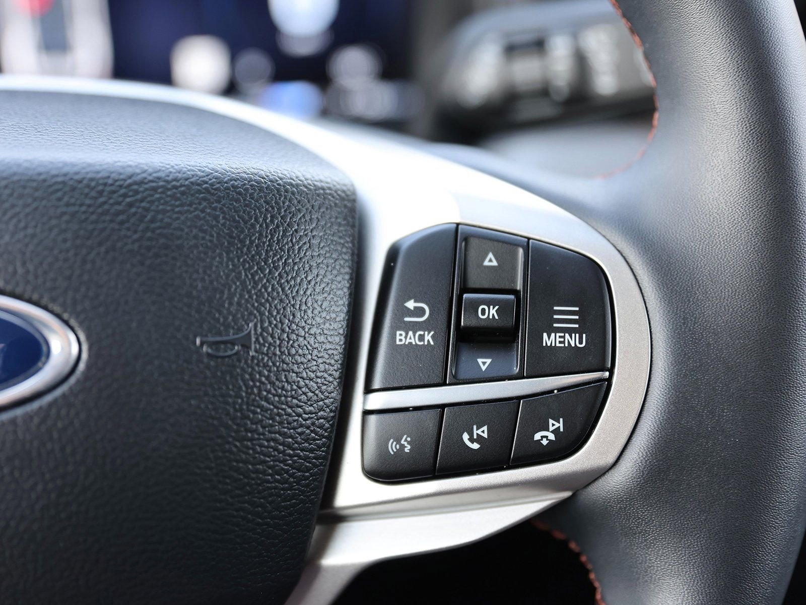 Used 2025 Ford Explorer Active image 41