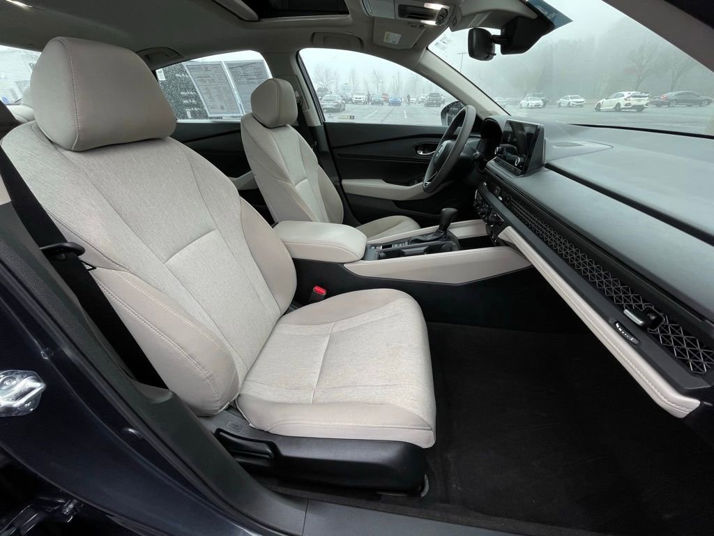 Certified 2025 Honda Accord SE image 32