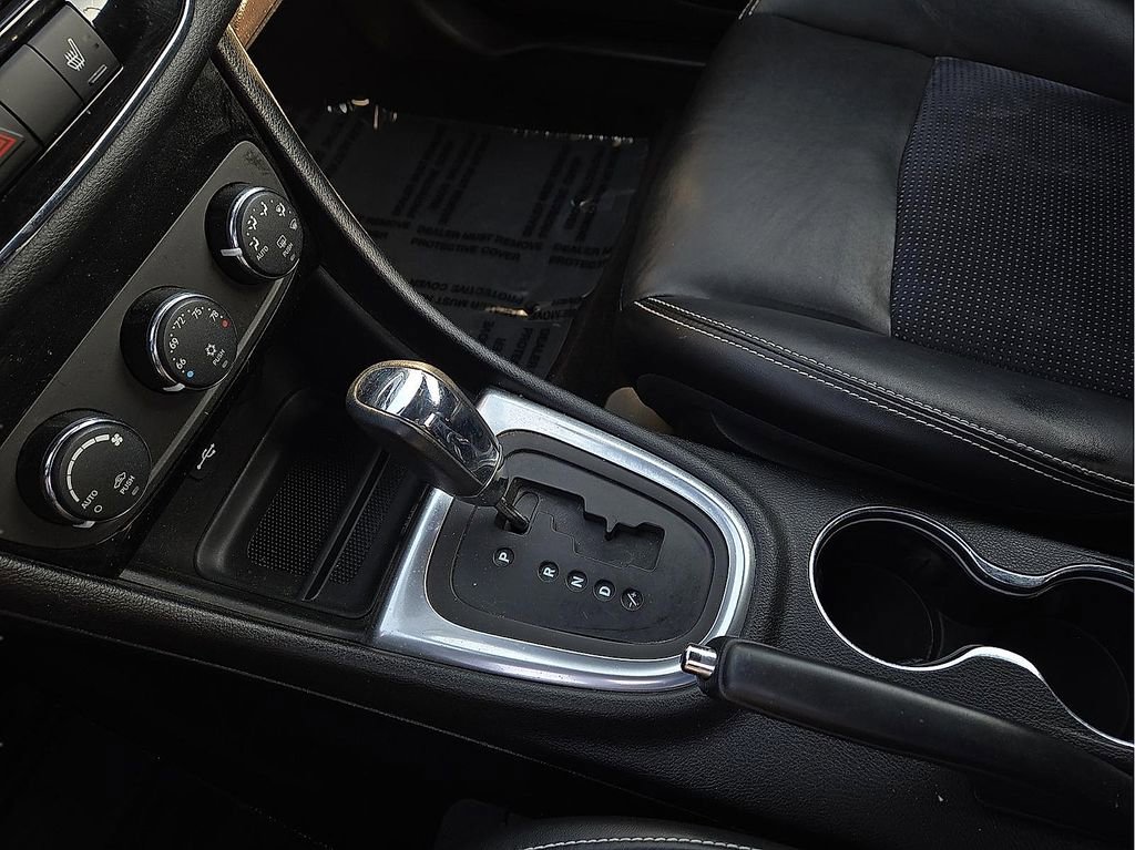 Used 2014 Chrysler 200 S FWD image 20