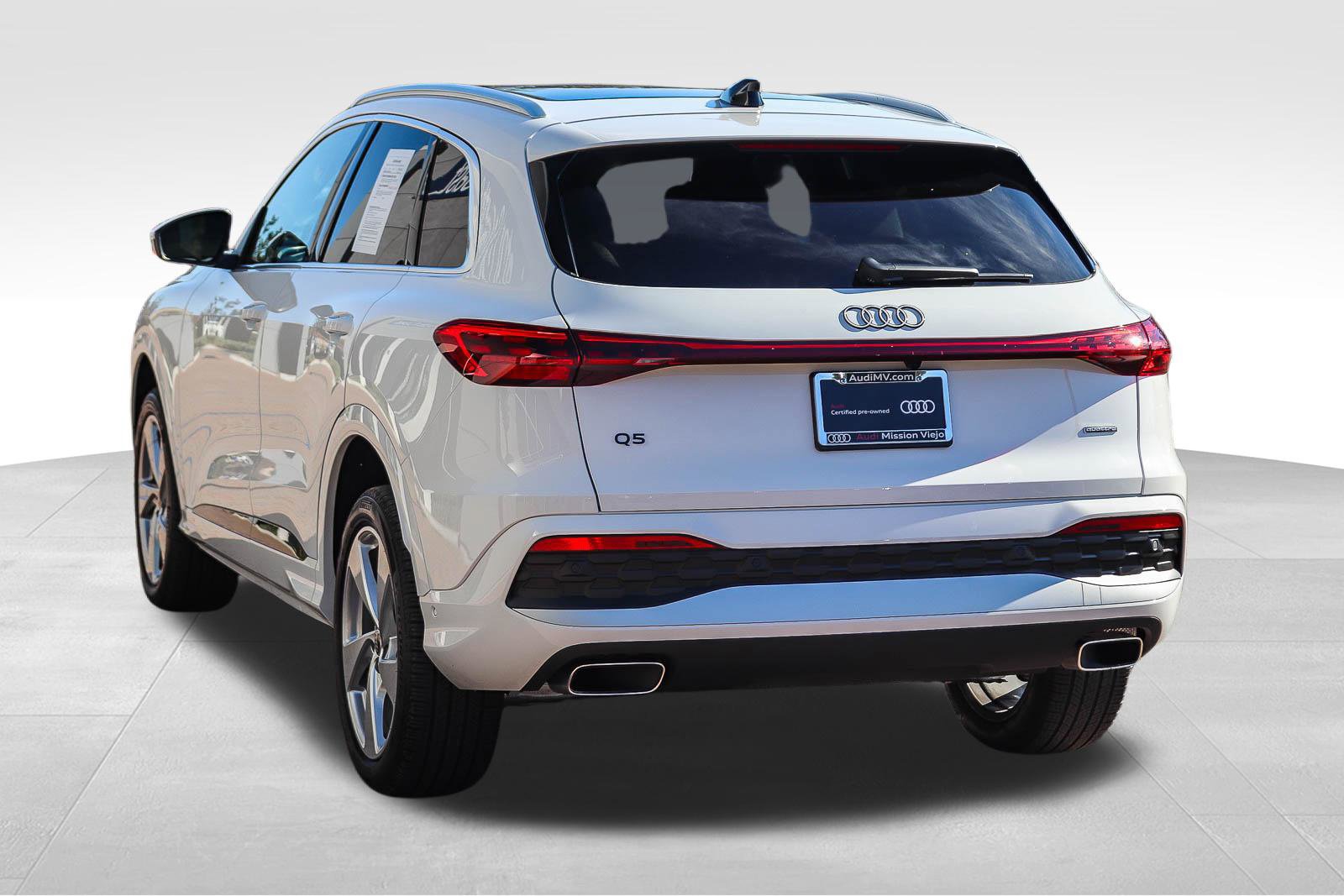 Certified 2025 Audi Q5 Premium Plus AWD/4WD image 3