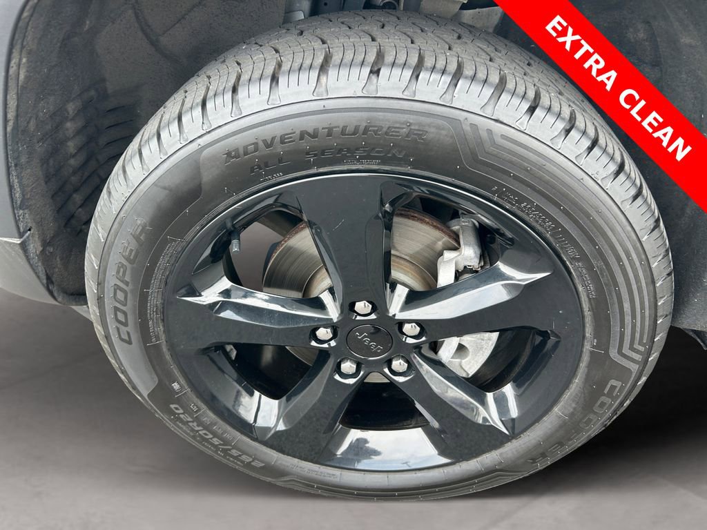 Used 2023 Jeep Grand Cherokee Altitude image 14