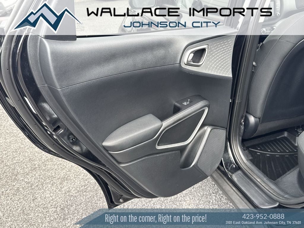 Used 2024 Kia Soul LX w/ Option Group 015 FWD image 31