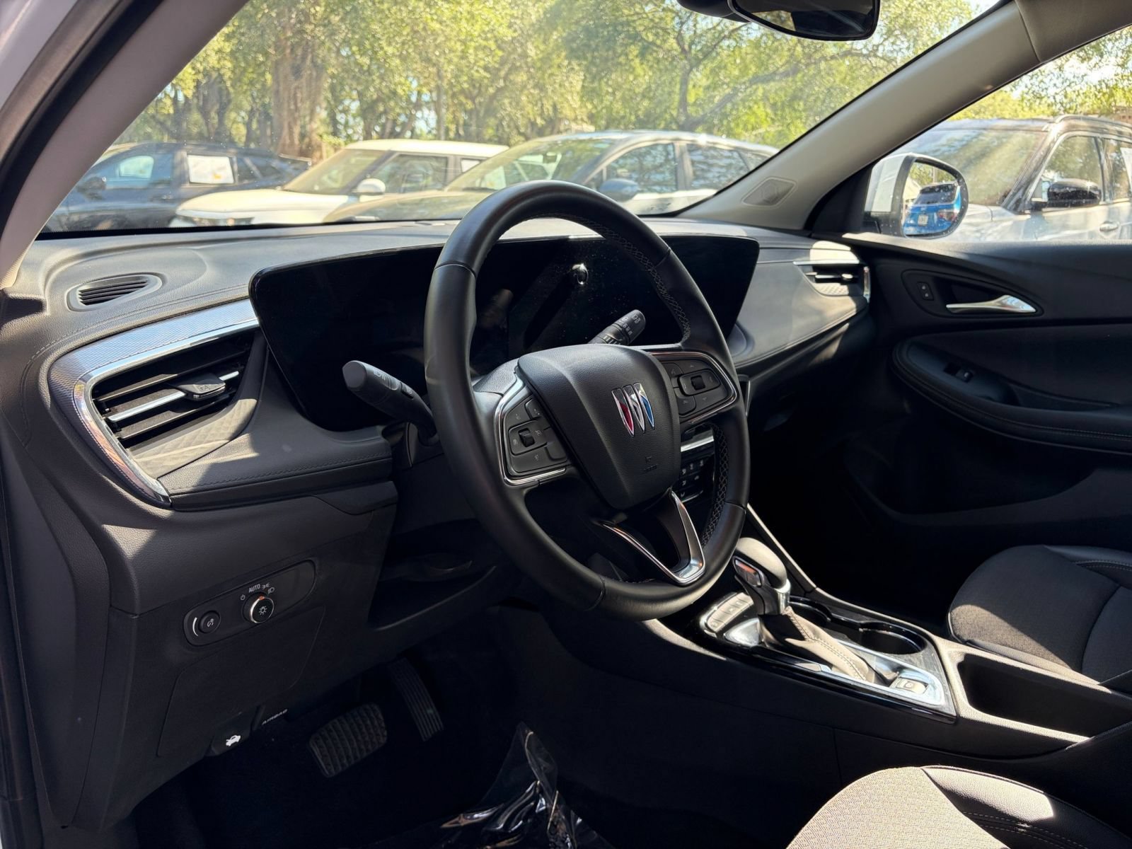 Used 2025 Buick Encore GX Preferred FWD image 33