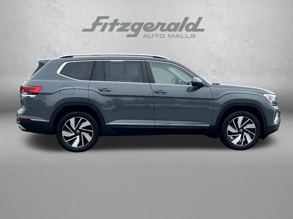 Used 2025 Volkswagen Atlas SEL image 3
