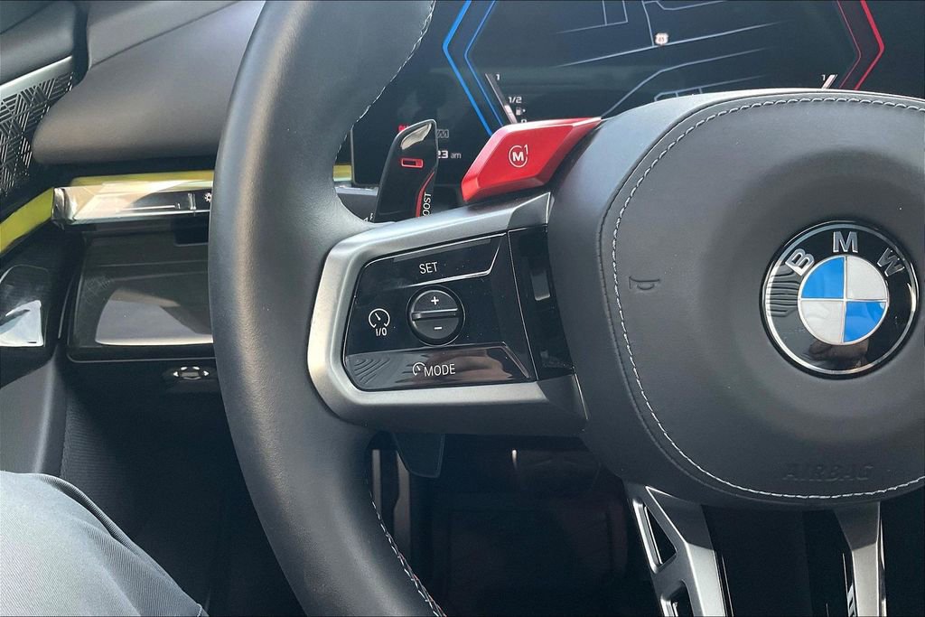 Used 2025 BMW M5 image 11
