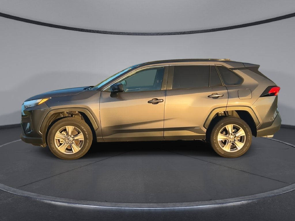 Certified 2025 Toyota RAV4 LE AWD/4WD image 5