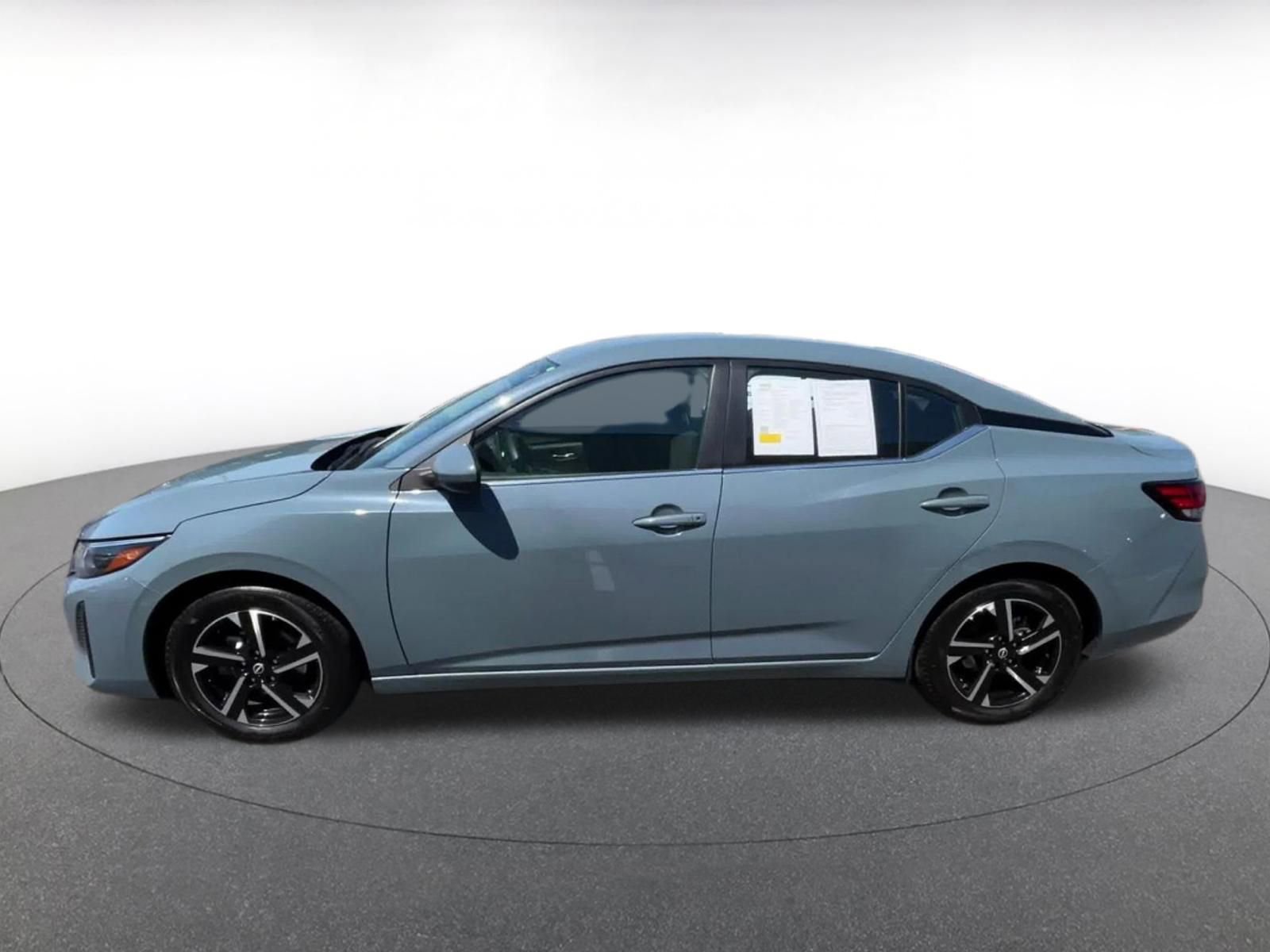 Used 2024 Nissan Sentra SV FWD image 8