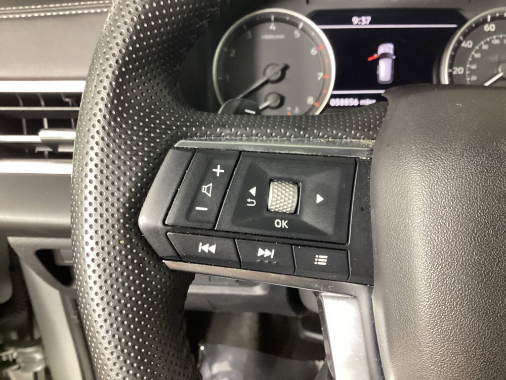 Used 2025 Mitsubishi Outlander SE AWD/4WD image 14
