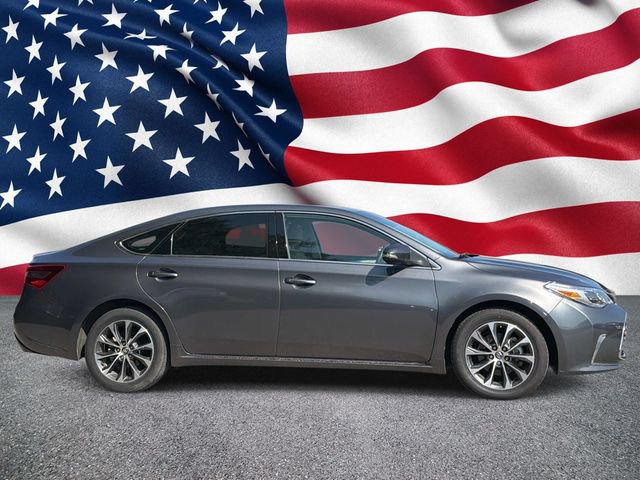 Used 2018 Toyota Avalon XLE Premium FWD image 4