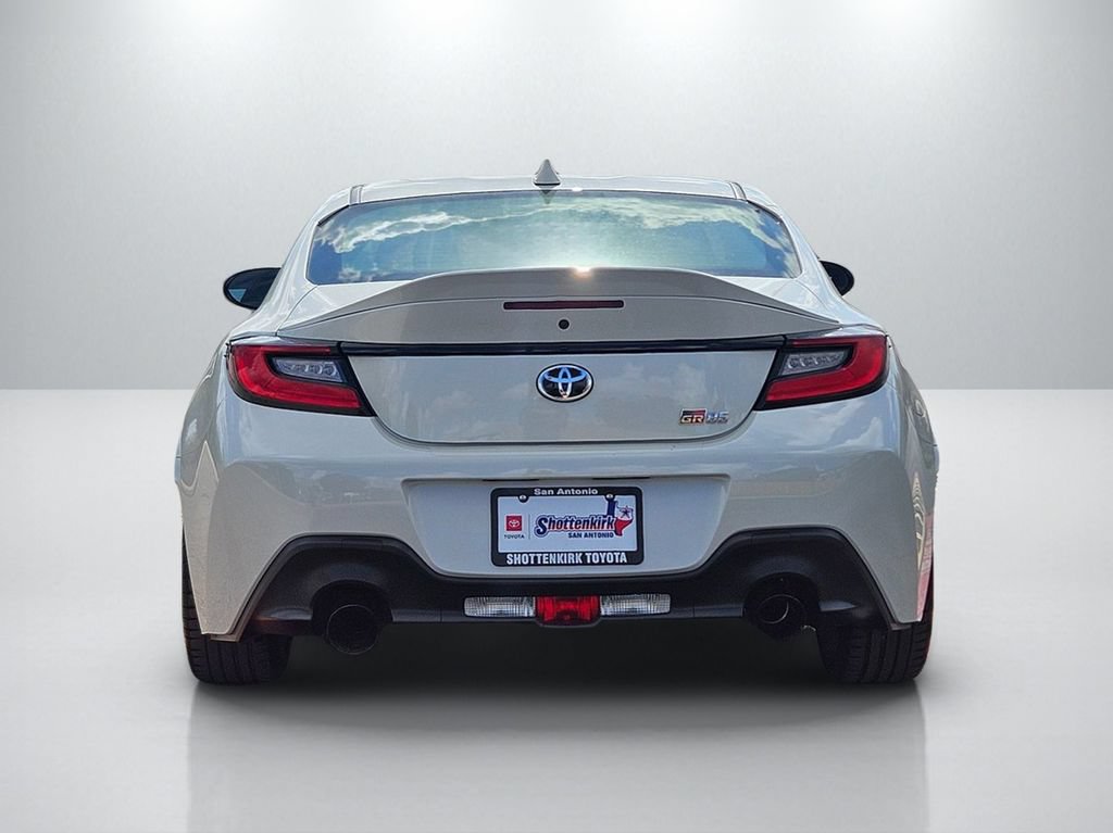 Used 2024 Toyota GR86 Premium w/ Performance Package RWD image 5