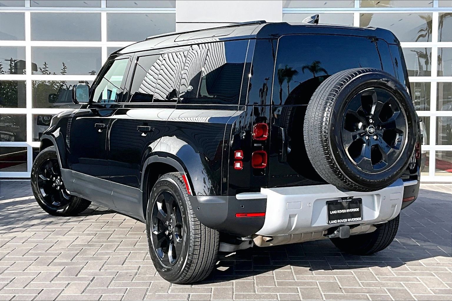 Certified 2022 Land Rover Defender 110 S AWD/4WD image 12