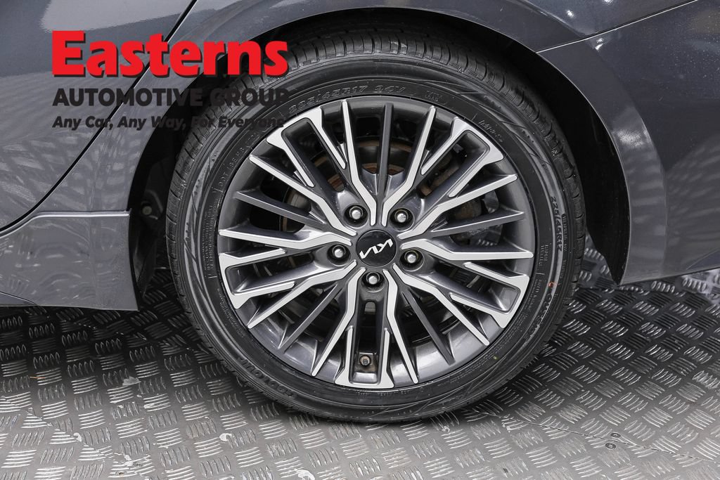 Used 2023 Kia Forte GT-Line w/ GT-Line Premium Package FWD image 10