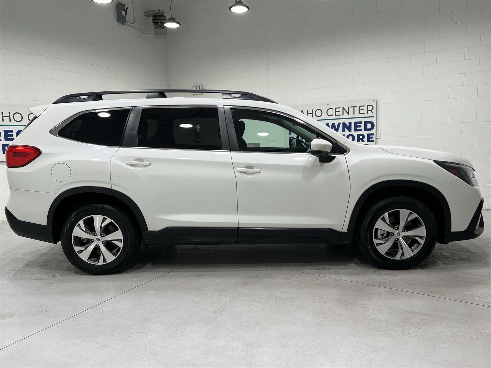 Certified 2024 Subaru Ascent Premium w/ Convenience Package image 9