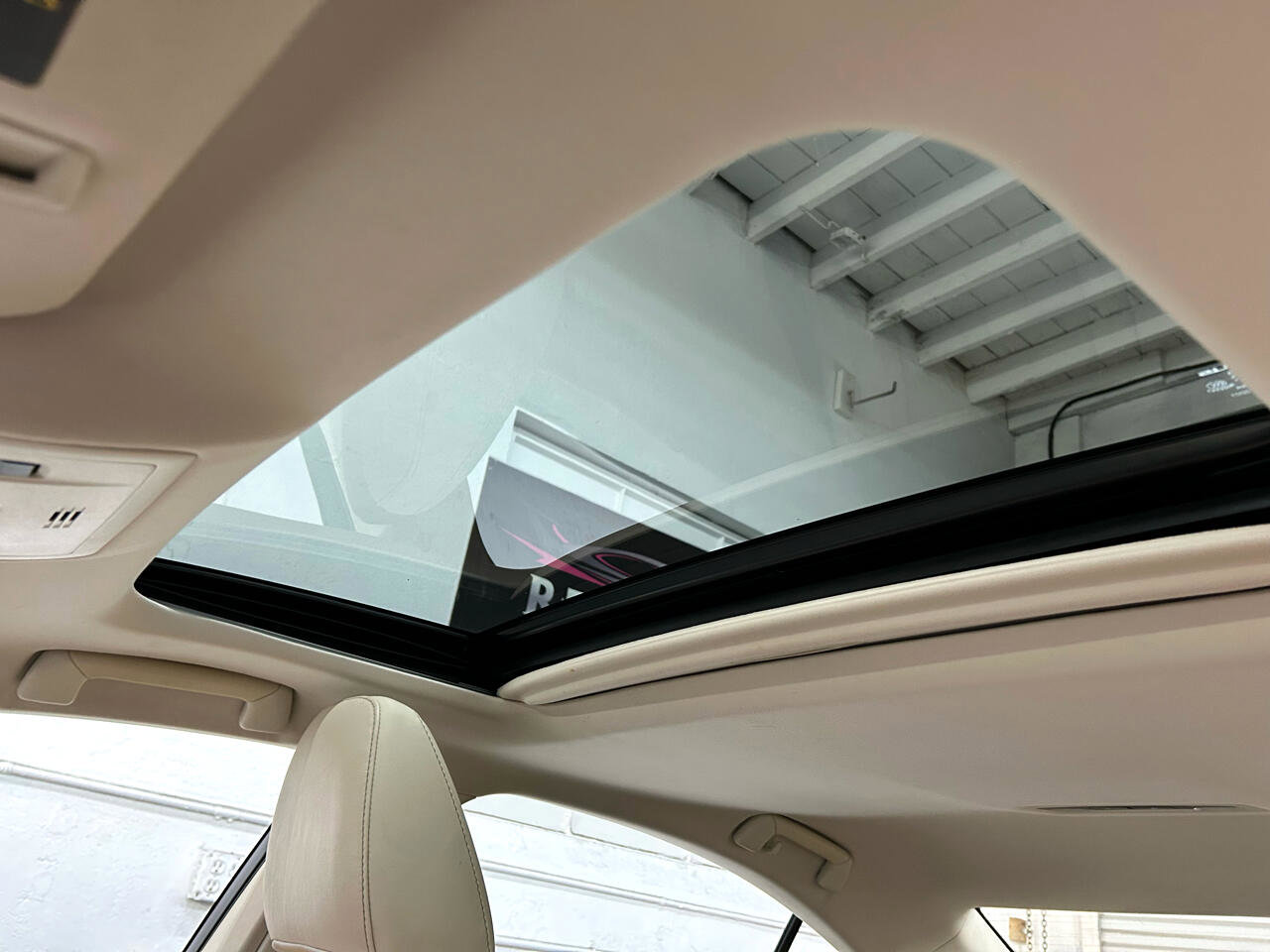 Used 2017 Lexus ES 300h image 35