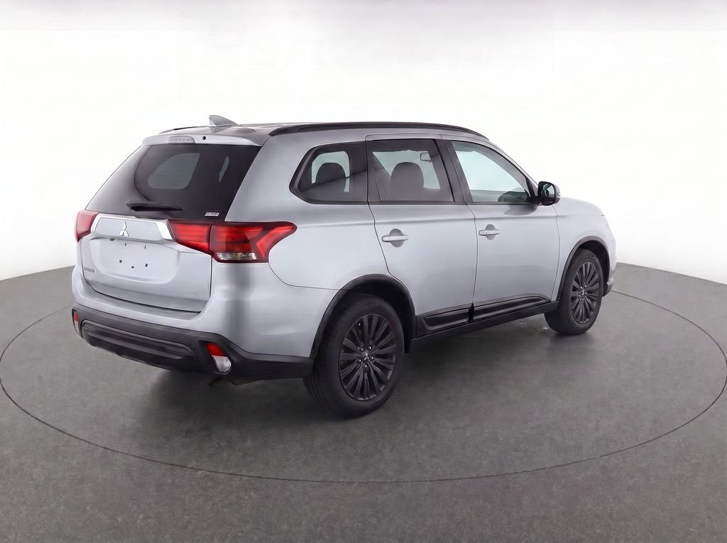 Used 2020 Mitsubishi Outlander LE AWD/4WD image 4
