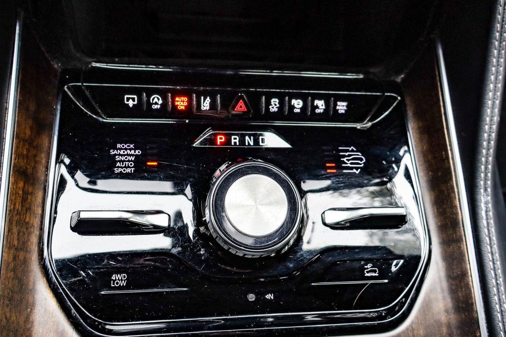 Used 2024 Jeep Grand Wagoneer L 4WD image 34