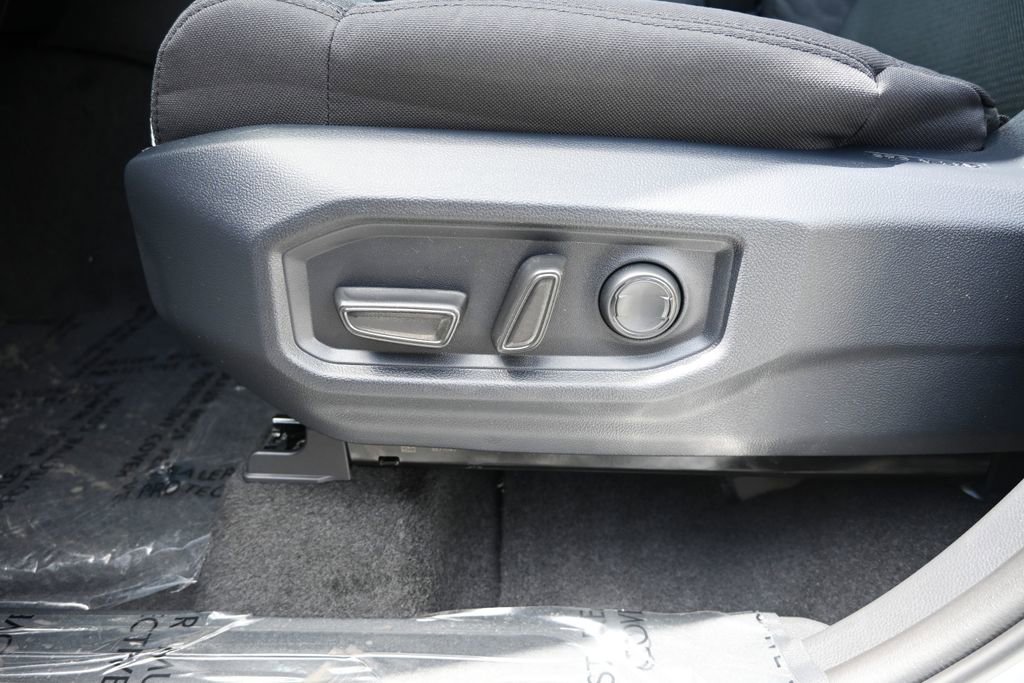 New 2026 Toyota Tundra SR5 AWD/4WD image 10