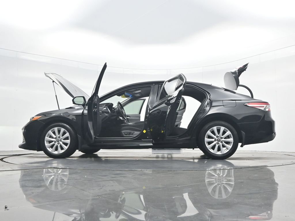 Used 2019 Toyota Camry LE image 46