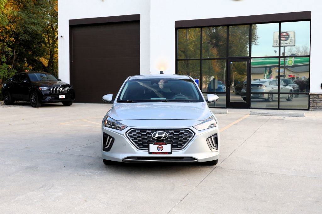 Used 2020 Hyundai Ioniq SEL image 2