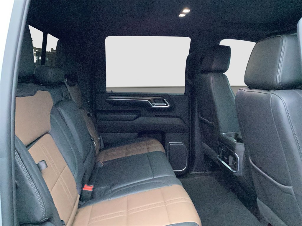 Used 2024 Chevrolet Silverado 3500 High Country w/ Technology Package image 19