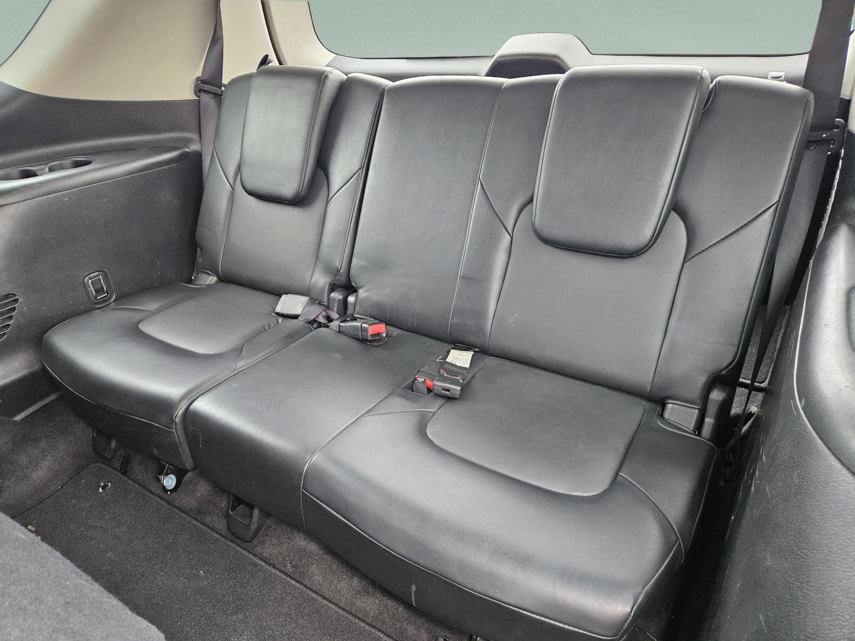 Used 2021 Nissan Armada SV image 32