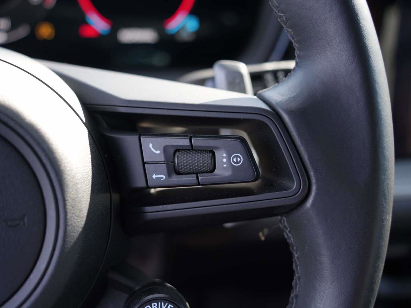 Used 2024 Porsche Cayenne image 18