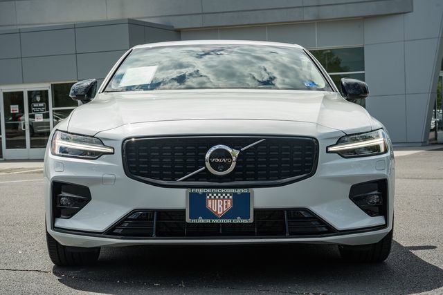 Used 2025 Volvo S60 B5 Plus image 2