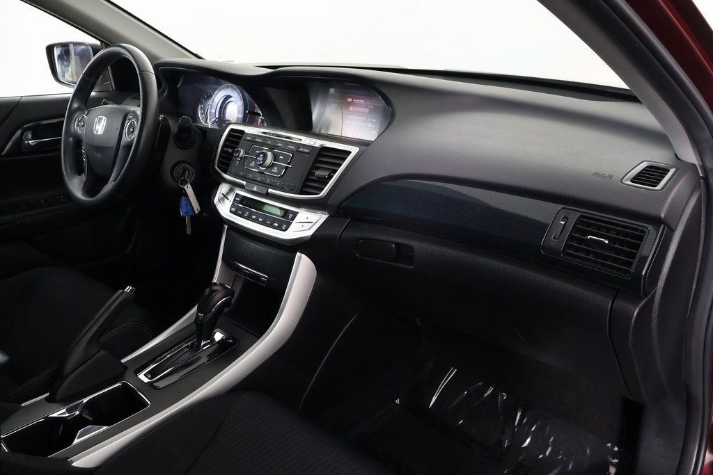 Used 2015 Honda Accord Sport image 9