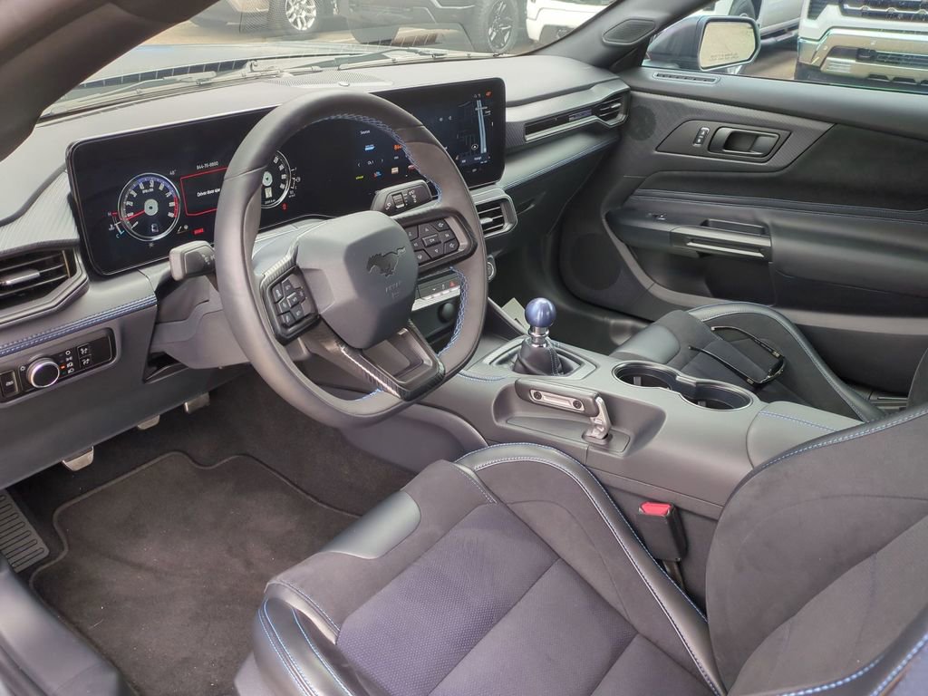 Used 2025 Ford Mustang Dark Horse image 11