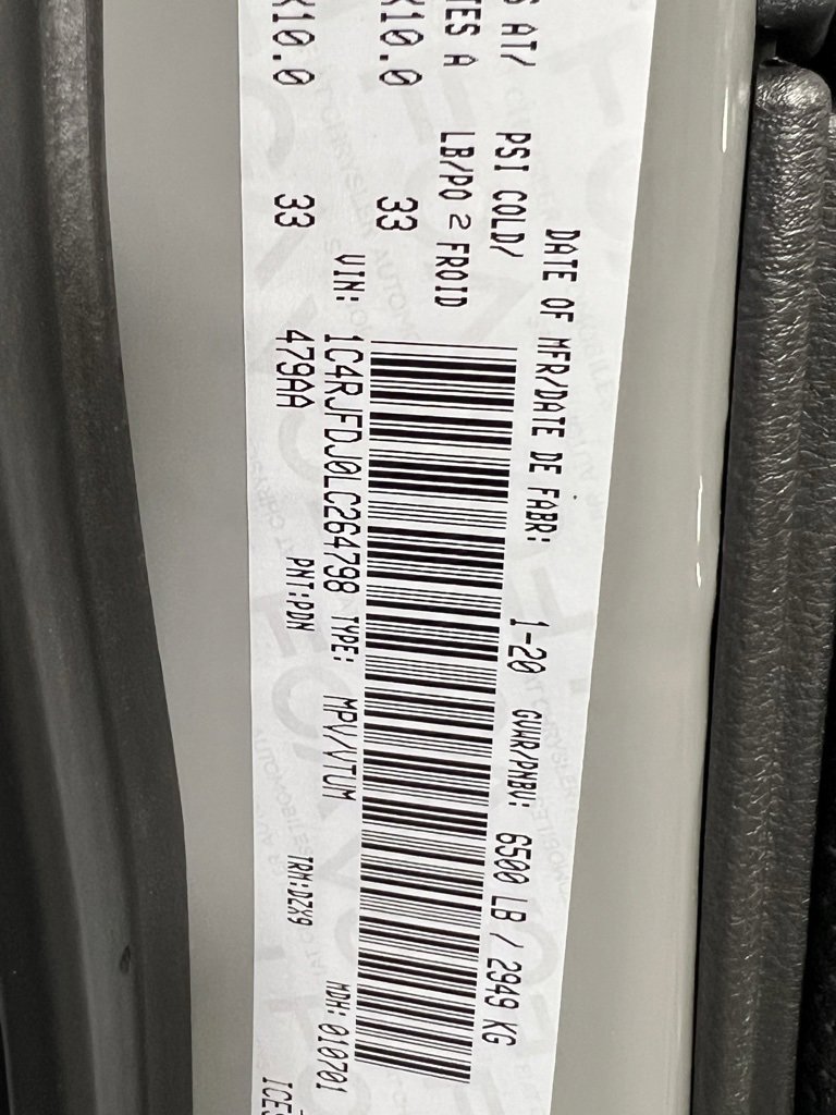 Used 2020 Jeep Grand Cherokee SRT image 38