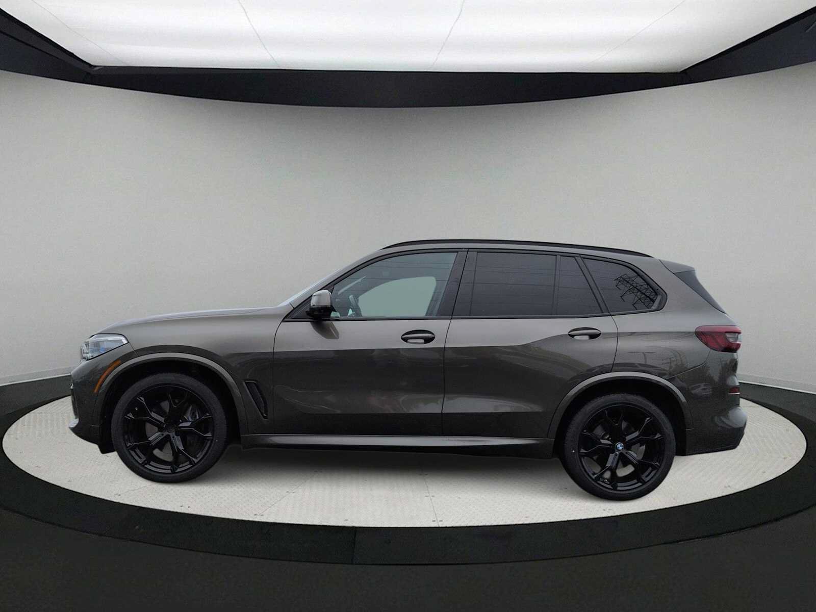Used 2022 BMW X5 xDrive40i w/ M Sport Package AWD/4WD image 5
