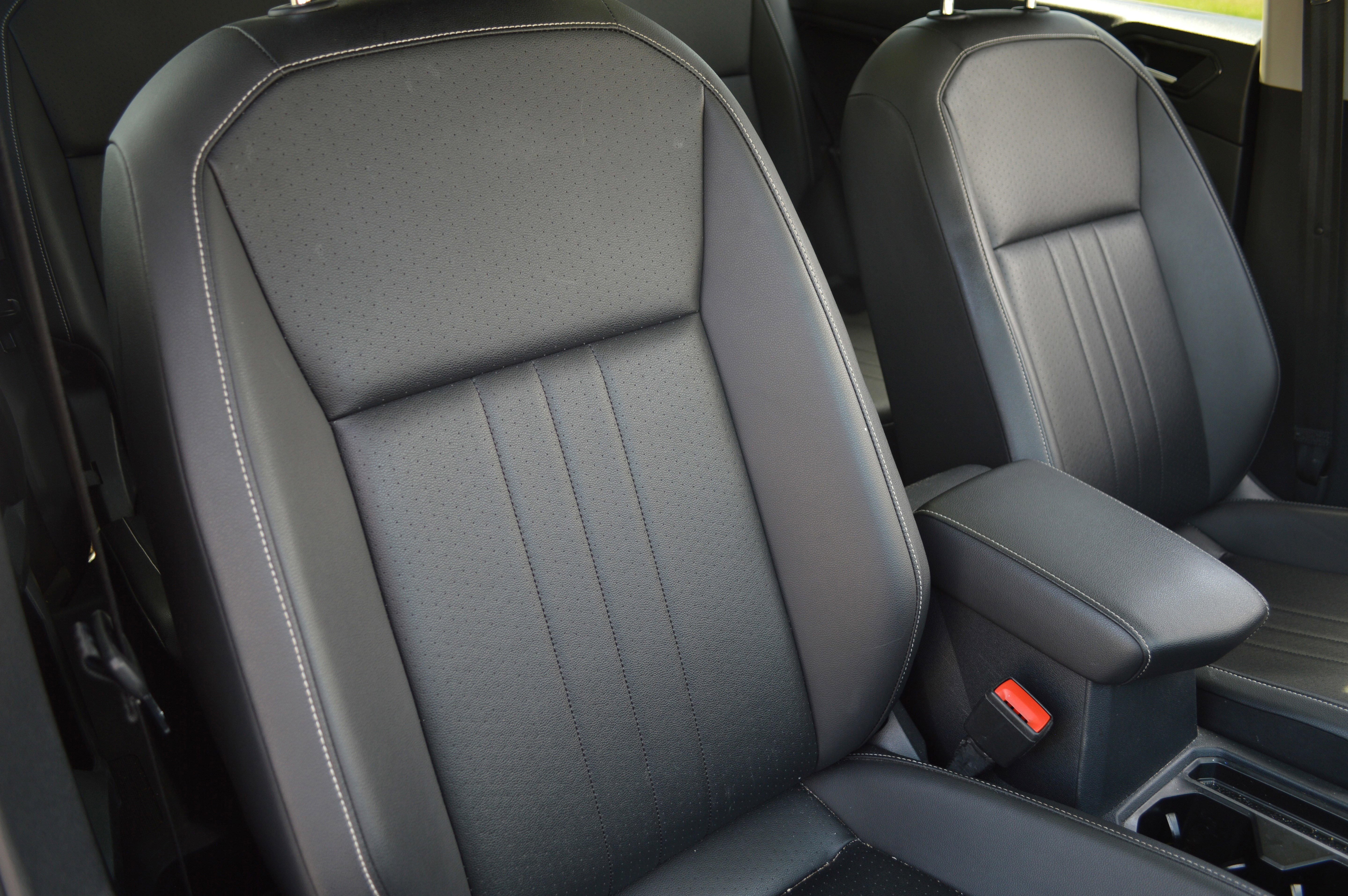 Used 2022 Volkswagen Tiguan SE image 39