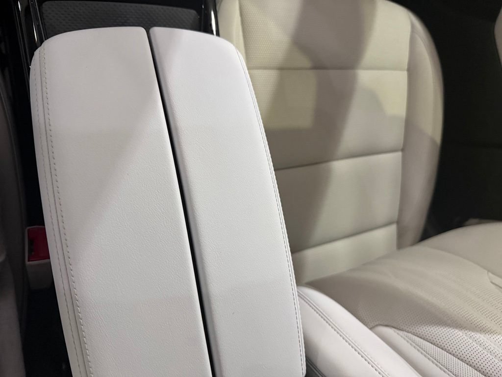 Used 2024 Buick Envision Avenir AWD/4WD image 23