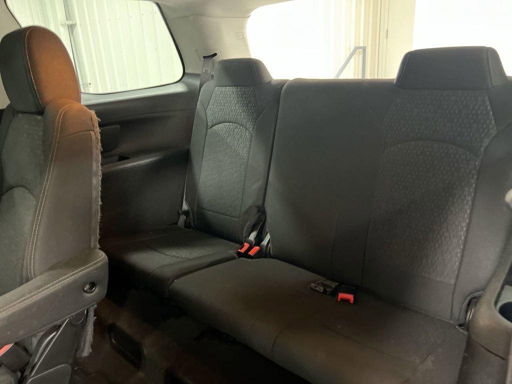 Used 2015 GMC Acadia SLE image 23