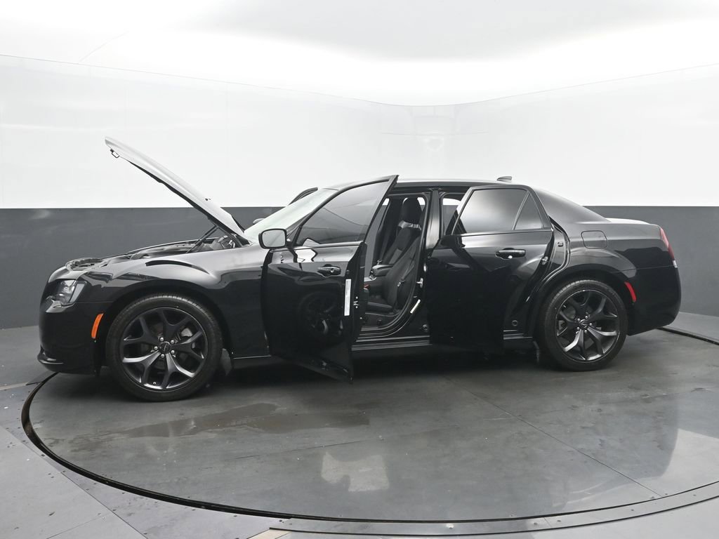 Used 2022 Chrysler 300 Touring w/ Sport Appearance Package RWD image 53