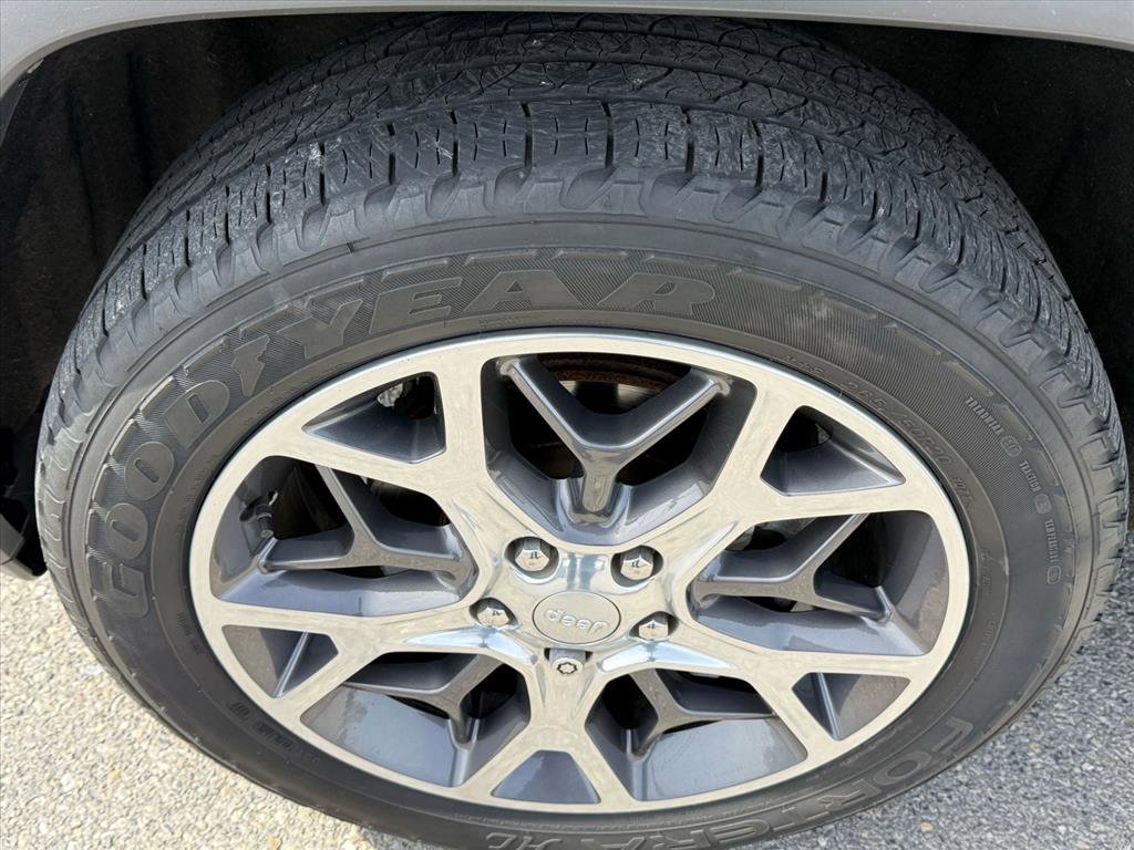Used 2019 Jeep Grand Cherokee Limited w/ Luxury Group II image 10
