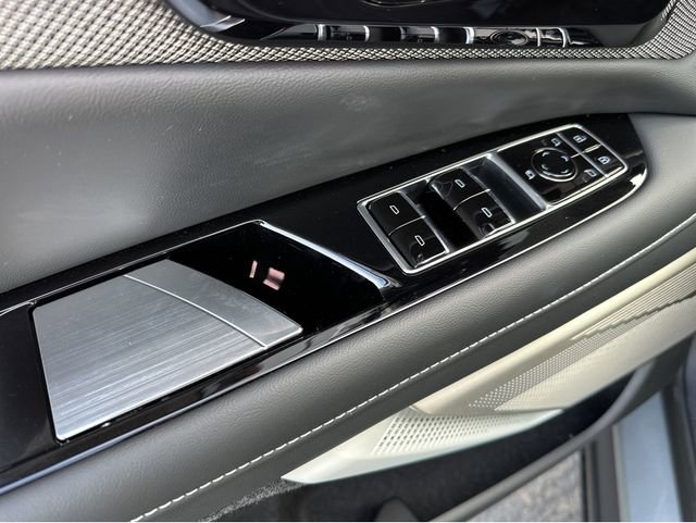 New 2026 Cadillac Optiq Luxury 1 image 29