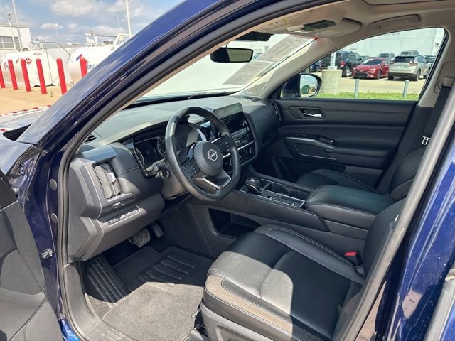 Used 2023 Nissan Pathfinder SL w/ SL Premium Package FWD image 15