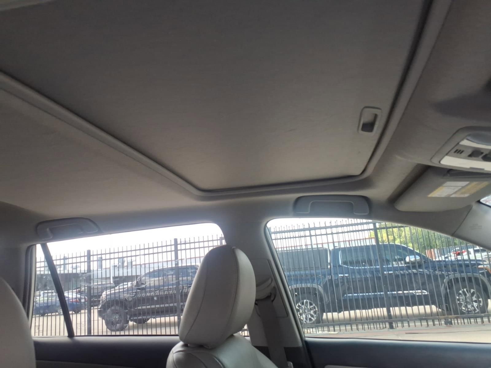 Used 2012 Toyota RAV4 Limited w/ Navigation Value Pkg FWD image 10