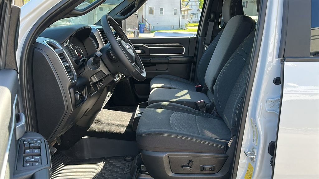 Used 2025 RAM 2500 Big Horn AWD/4WD image 16